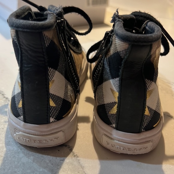 Burberry Warslow Star-Print Check High-Top Sneaker, Black, Toddler-with Box! - Picture 7 of 8
